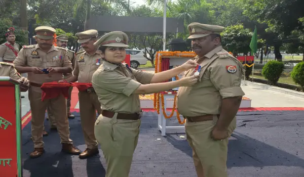 अंबेडकरनगर में 23 पुलिसकर्मियों को सेवा पदक, 9 को अति उत्कृष्ट सेवा सम्मान